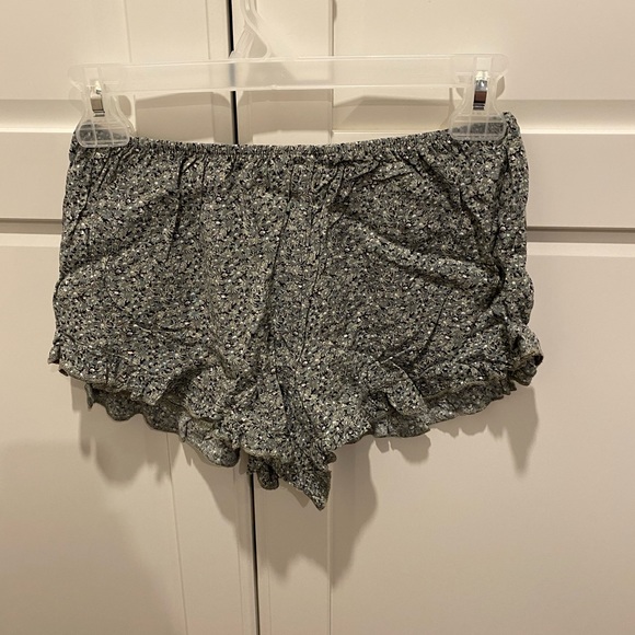 Brandy Melville flowy shorts - Picture 2 of 3